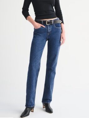 A&F high rise 90’s straight curve love jeans
